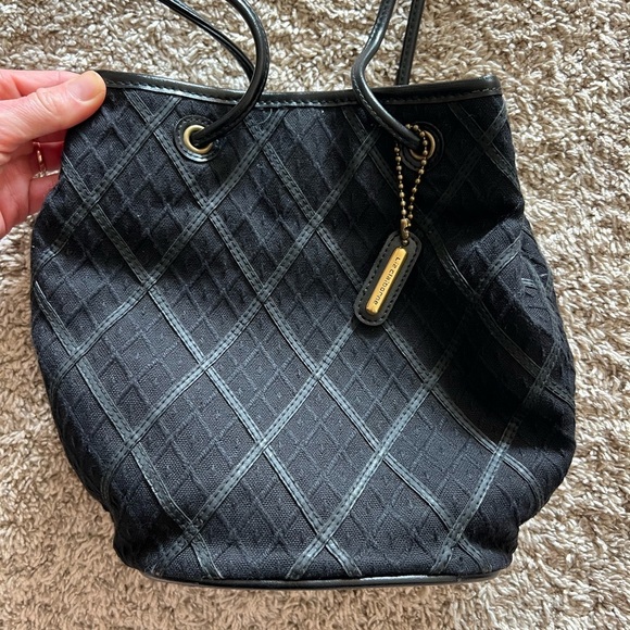 Elegant Black Bucket Bag VTG Liz Claiborne Bucket Bag - Picture 2 of 11